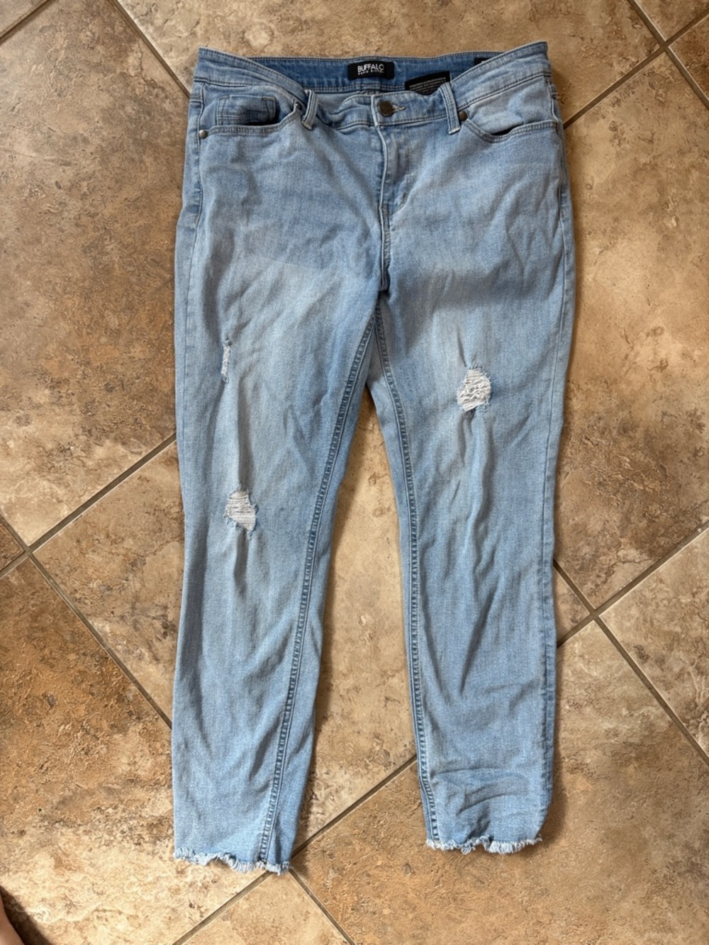 Buffalo David Bitton Style, Rip & Repair, Mid-rise Skinny Jeans in Sz 8
